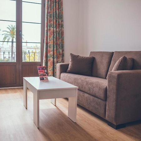 Apartamentos Puerta Sevilla เฮเรซ เด ลาฟรอนเตรา ภายนอก รูปภาพ