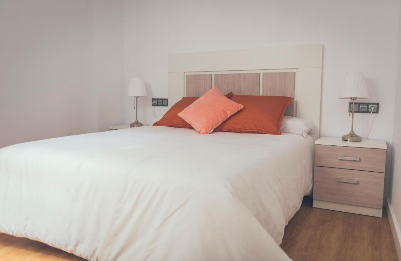 Apartamentos Puerta Sevilla เฮเรซ เด ลาฟรอนเตรา ภายนอก รูปภาพ